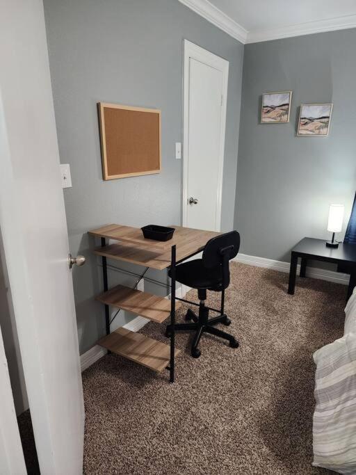 Blue Shark *E4* @ Midtown Comfortable 1Br King Apartment هيوستن المظهر الخارجي الصورة